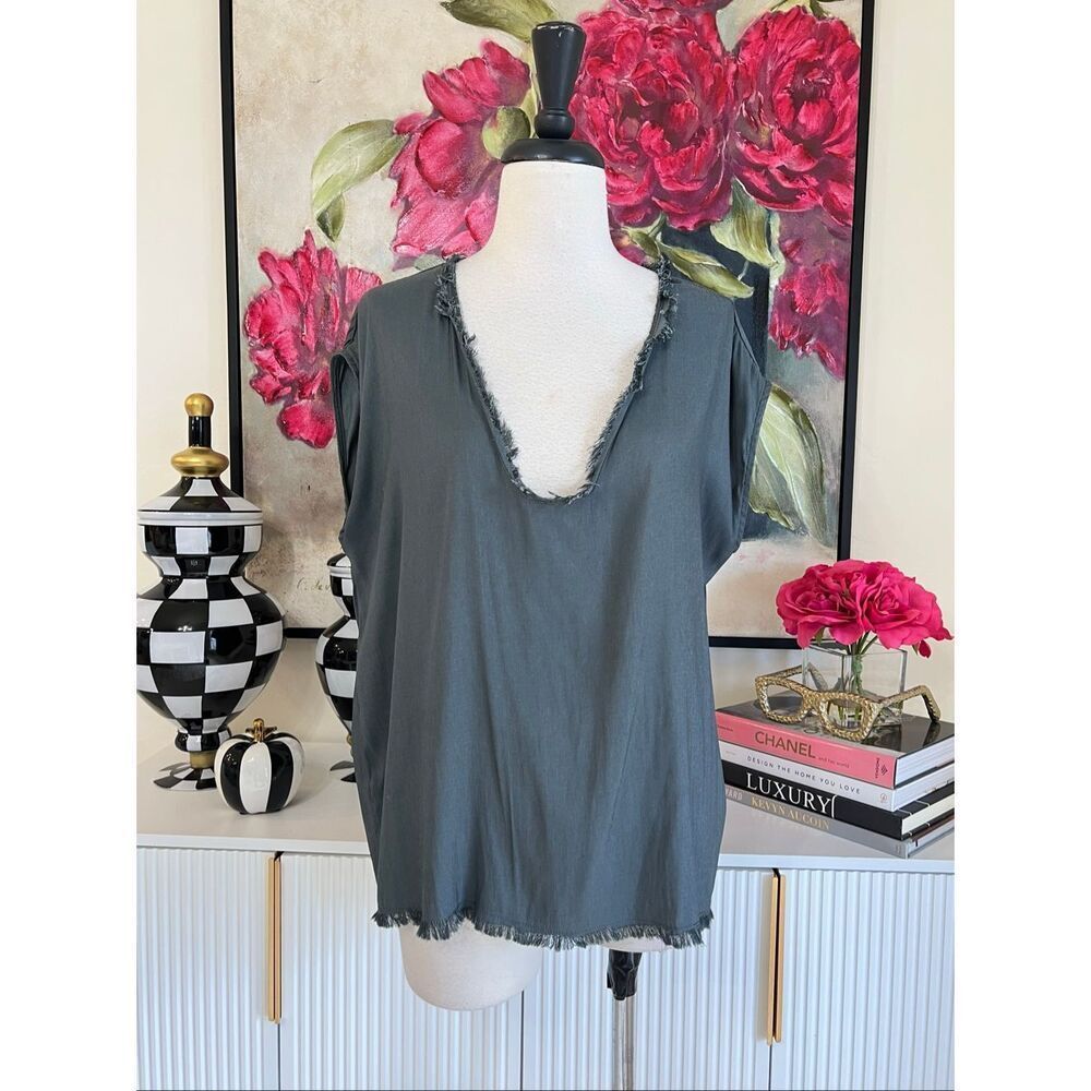 Grade & Gather Women's Fringe V-Neck Cap Sleeve Pullover Blouse Gray Medium